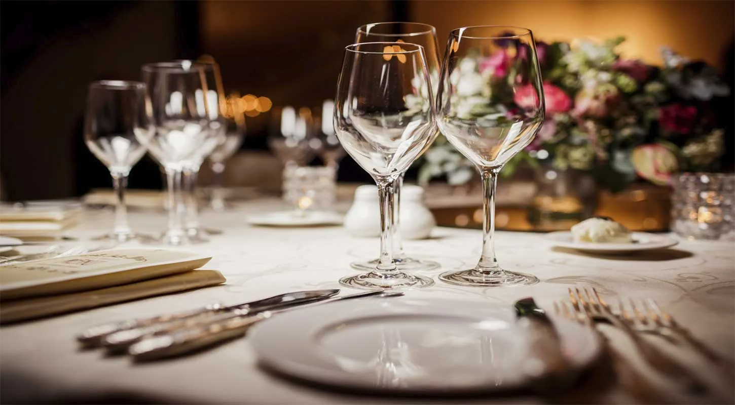 Como montar la mesa de un restaurante