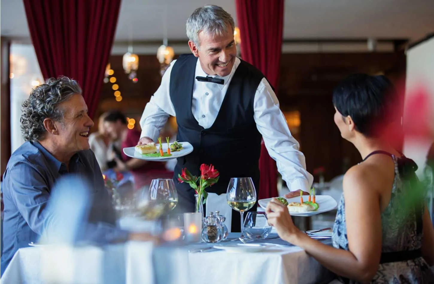 Servicio de mesa: Claves para dar la mejor atención al cliente en restaurantes