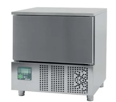 Abatidor de Temperatura Mixto 5 bandejas GN1/1 y 600x400 mm de 790 x700 x850h mm