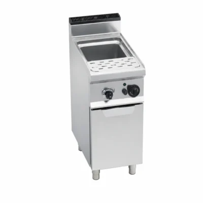 Cuecepastas profesional de pie con una cuba