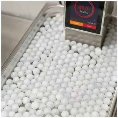 Bolas antivapor en baño de cocción sous vide